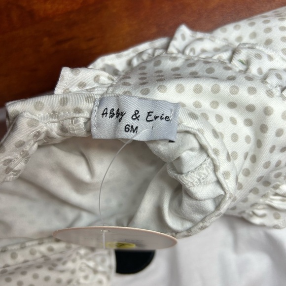 Ghost Onesie | Halloween Onesie with Polka Dot Sleeves NWT Size: 6m BONUS PIECE - Picture 4 of 10